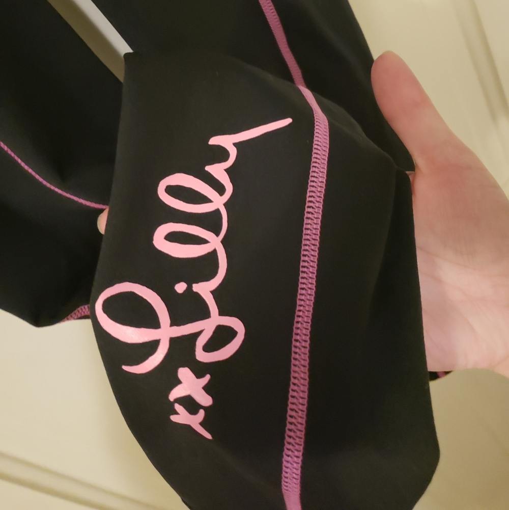 Lilly Pulitzer Luxletic Weekender Leggings with Pink Accents - Picture 4 of 6